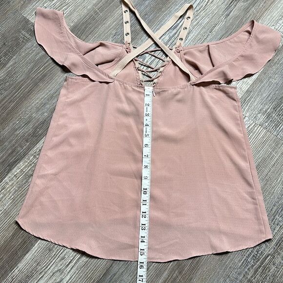 ESSUE • Med • cold shoulder top w/ruffle • soft rose pink • like new - Picture 6 of 8